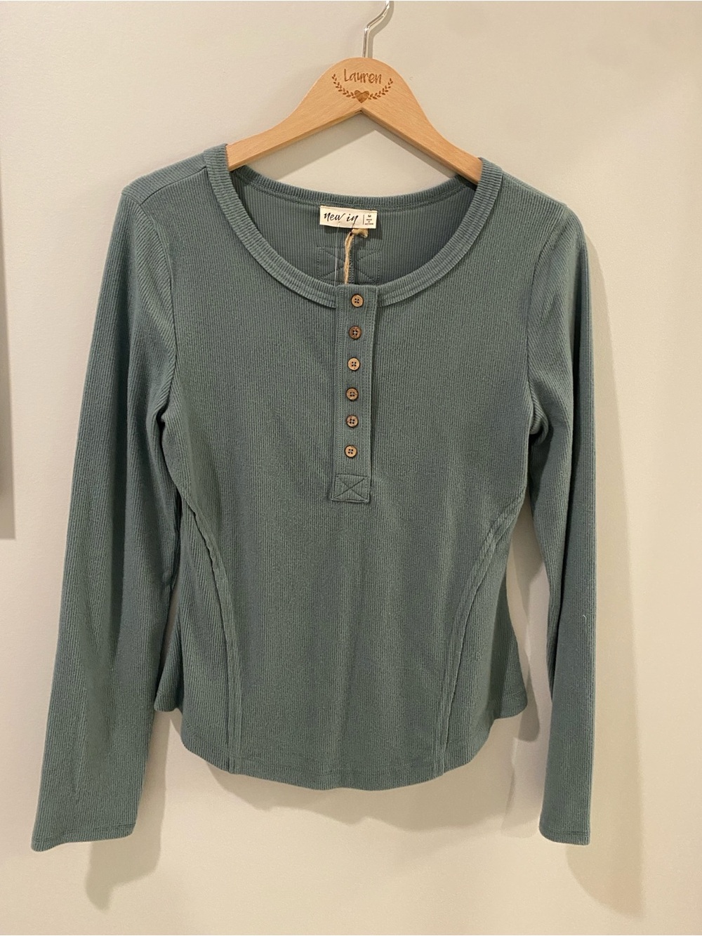NWT - New In - Dusty Sage Long Sleeve Henley Top Size Medium